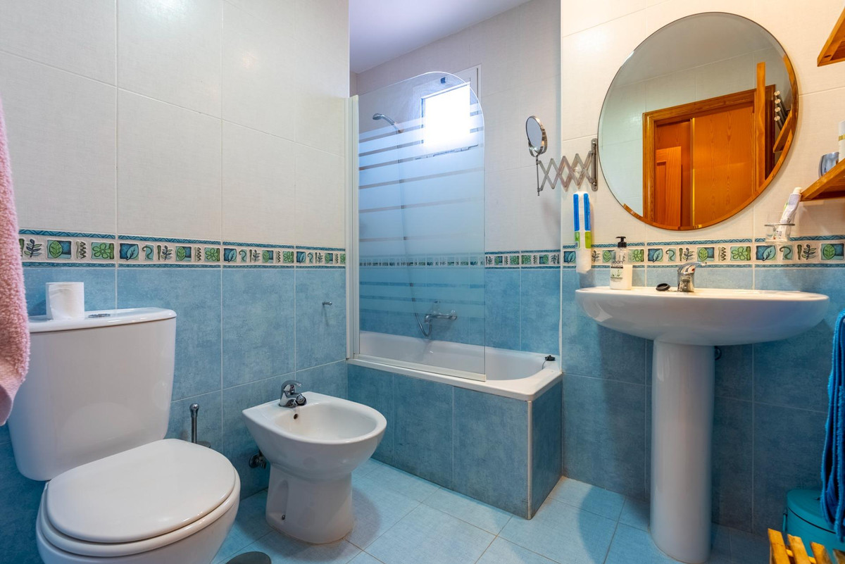 Se vende Apartamento Planta Media de 3 dormitorios en Costa Blanca, Alicante, España