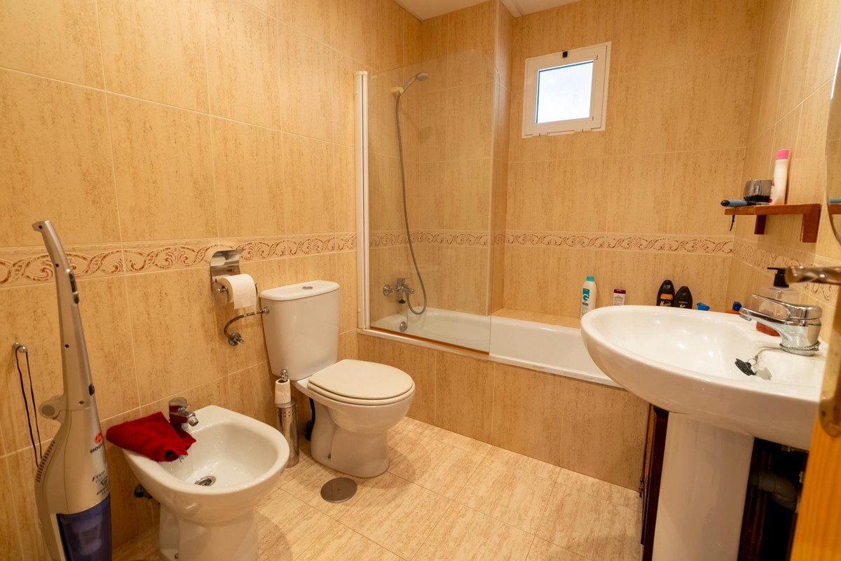 Se vende Apartamento Planta Media de 3 dormitorios en Costa Blanca, Alicante, España