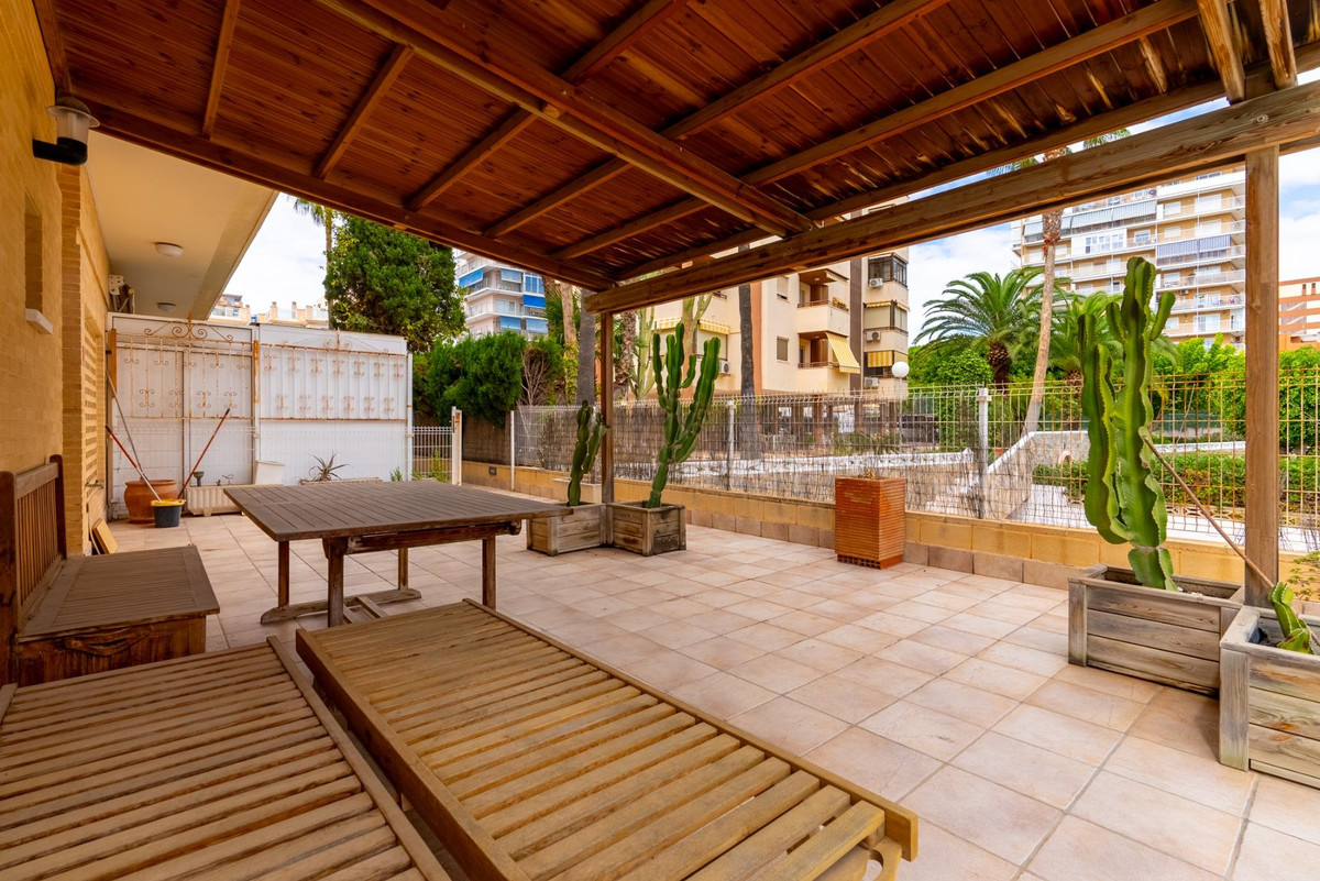 Se vende Apartamento Planta Media de 3 dormitorios en Costa Blanca, Alicante, España