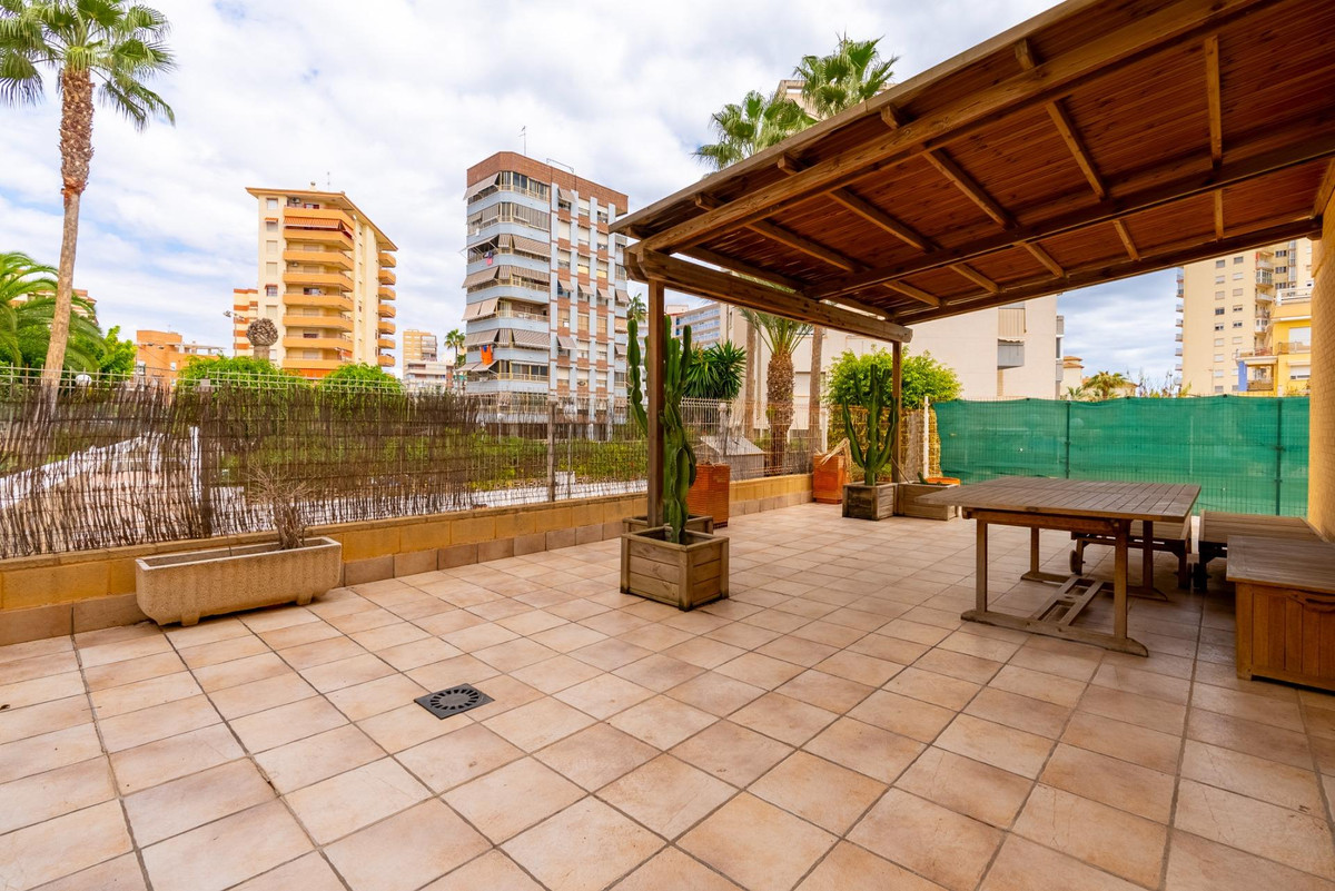 Se vende Apartamento Planta Media de 3 dormitorios en Costa Blanca, Alicante, España