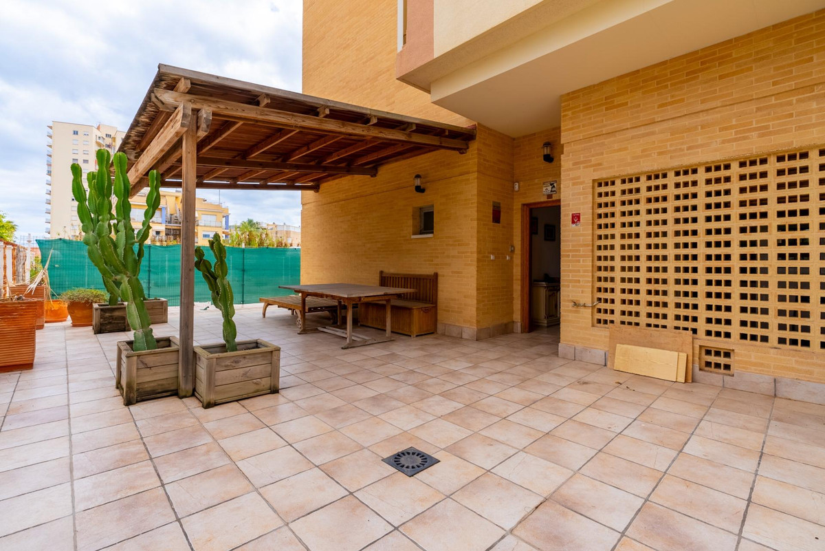 Se vende Apartamento Planta Media de 3 dormitorios en Costa Blanca, Alicante, España