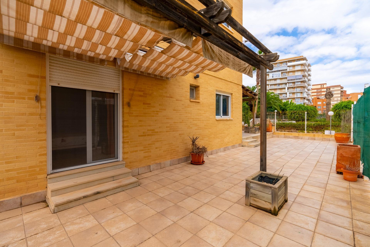 Se vende Apartamento Planta Media de 3 dormitorios en Costa Blanca, Alicante, España