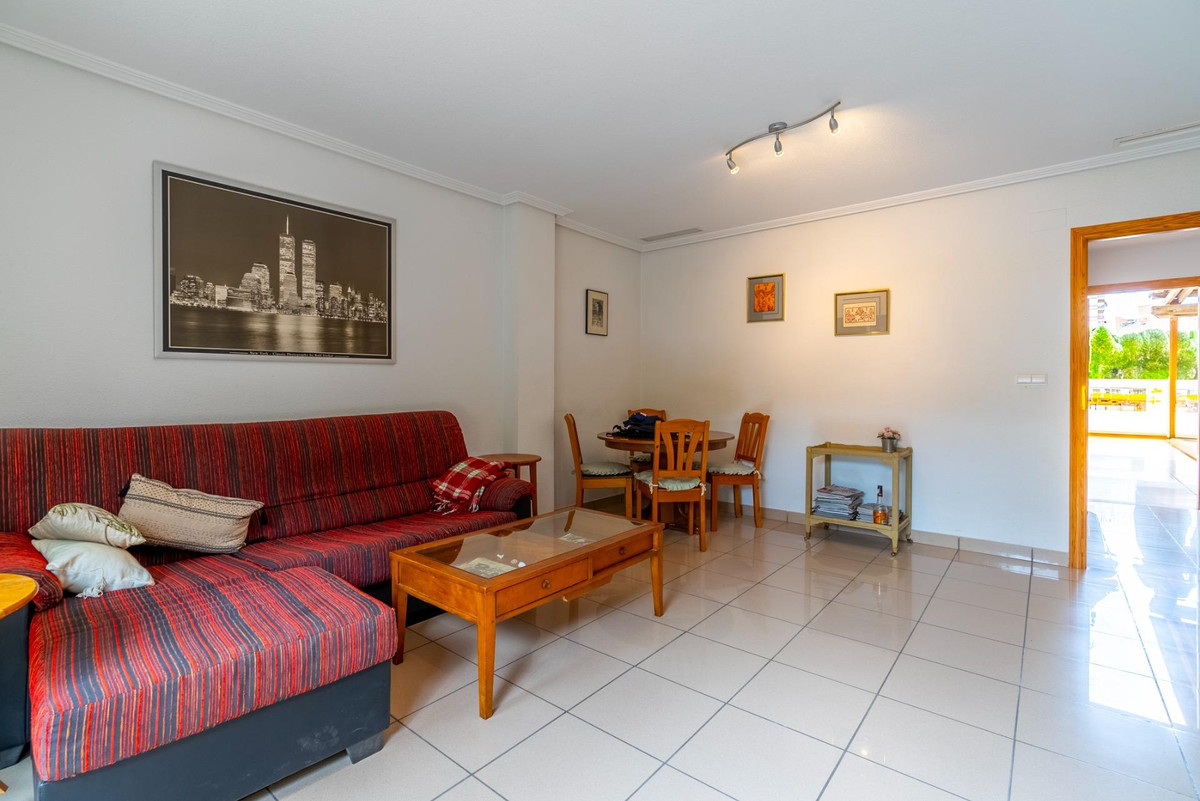Se vende Apartamento Planta Media de 3 dormitorios en Costa Blanca, Alicante, España
