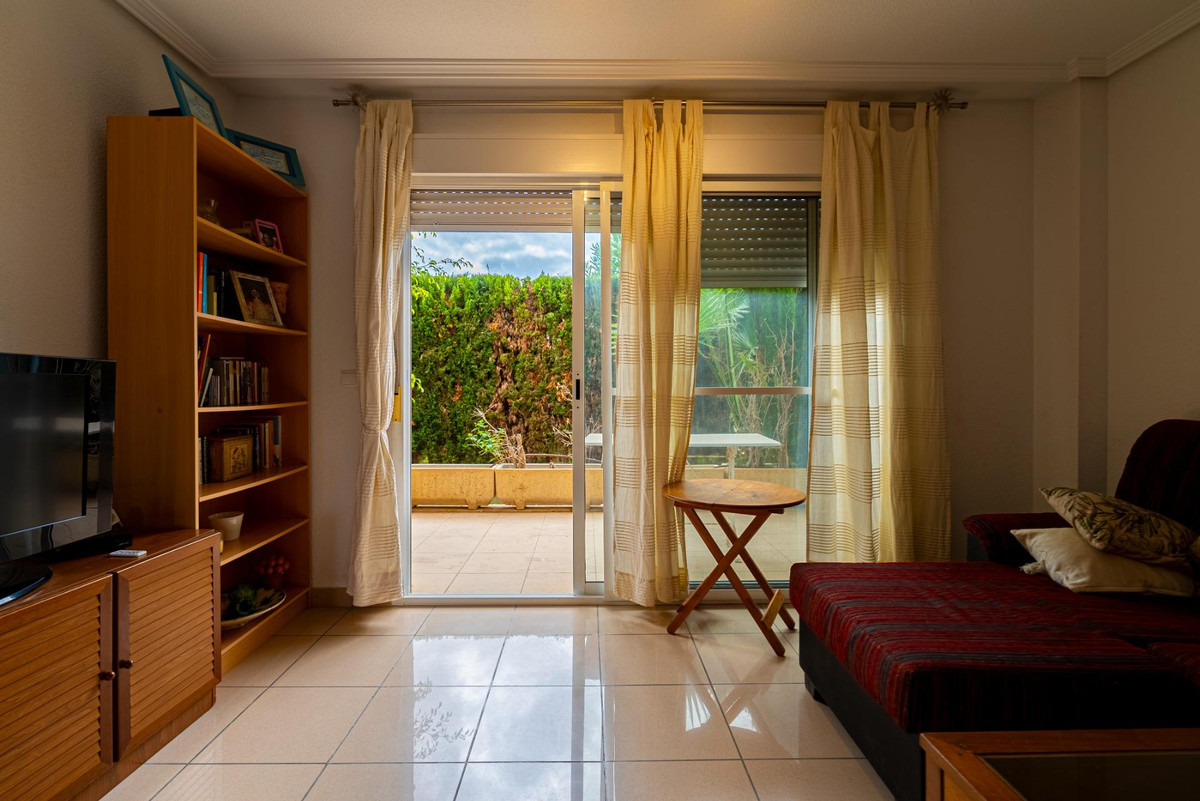 Se vende Apartamento Planta Media de 3 dormitorios en Costa Blanca, Alicante, España