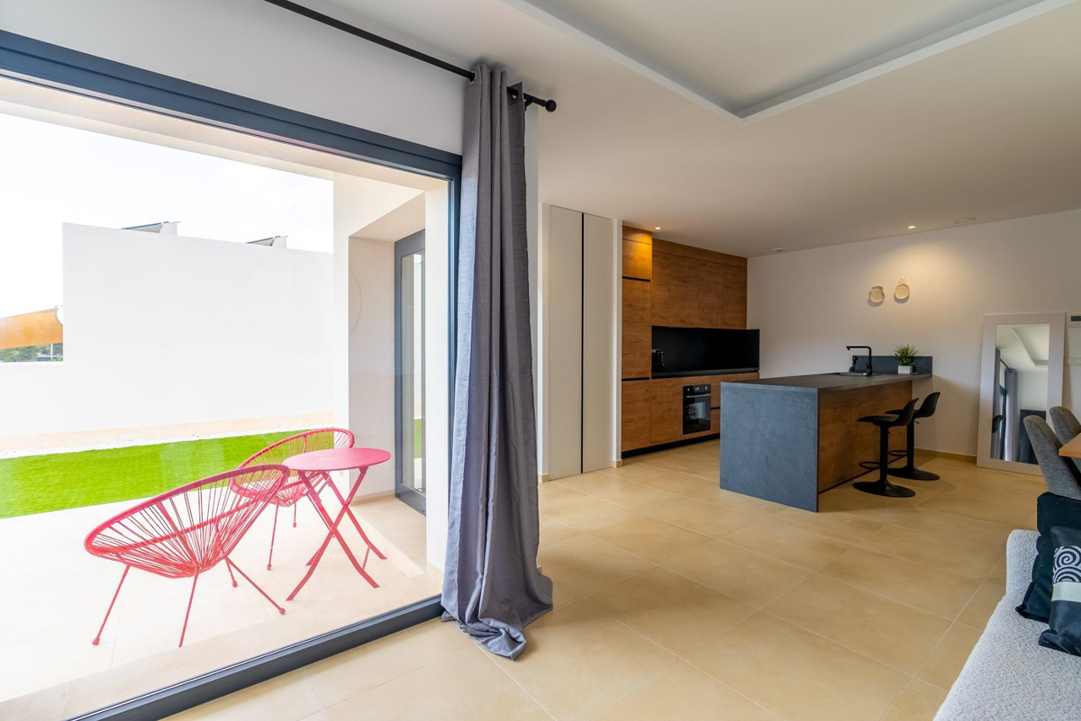 Se vende Bungalow de 2 dormitorios en Costa Blanca, Alicante, España