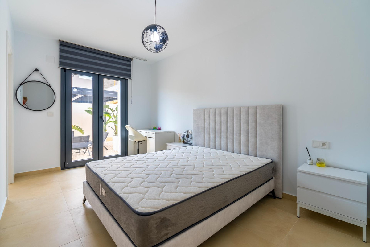 Se vende Bungalow de 2 dormitorios en Costa Blanca, Alicante, España