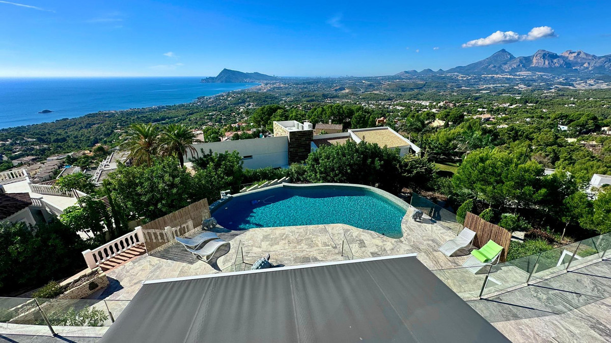 4 Bed Townhouse for sale in Altea Costa Blanca, Alicante, Spain