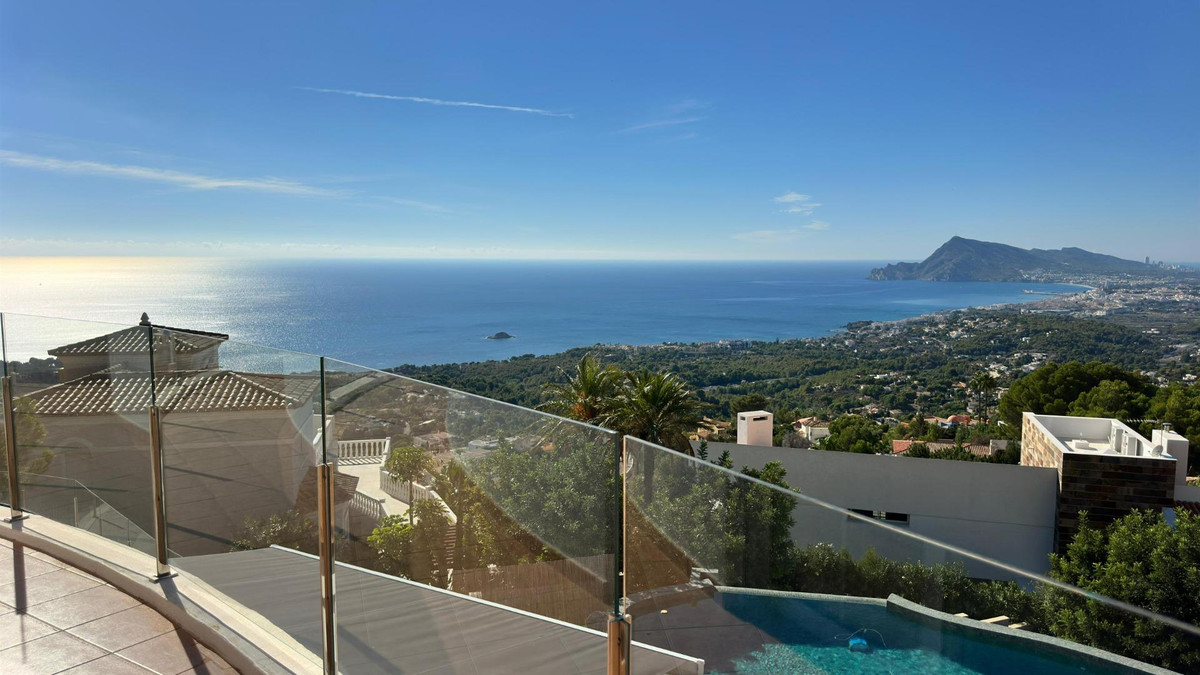 4 Bed Townhouse for sale in Altea Costa Blanca, Alicante, Spain
