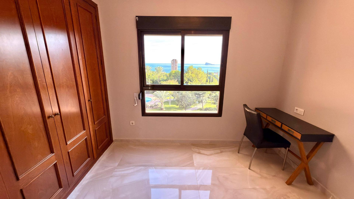Se vende Apartamento Planta Media de 4 dormitorios en Costa Blanca, Alicante, España