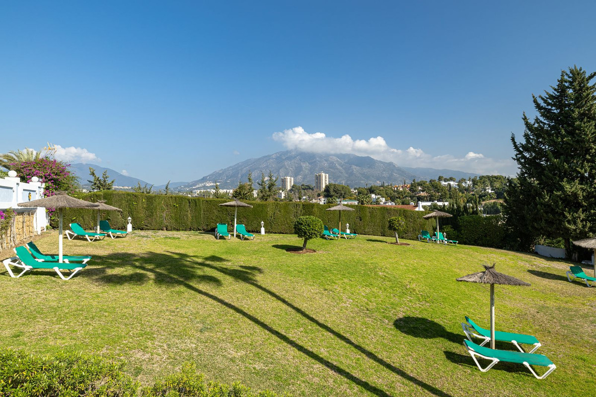 2 Bed Apartment for sale in Nueva Andalucía Costa Del Sol, Málaga, Spain