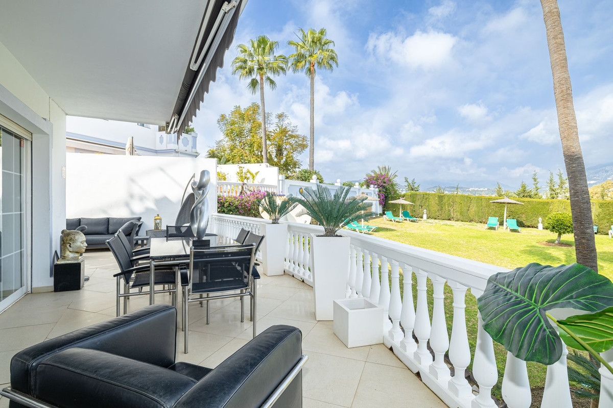 2 Bed Apartment for sale in Nueva Andalucía Costa Del Sol, Málaga, Spain