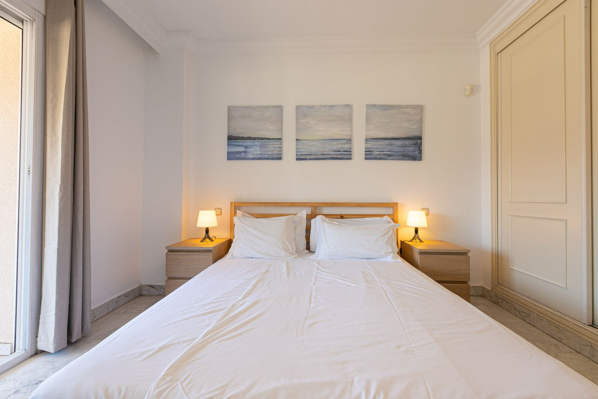 Se vende Apartamento Planta Media de 2 dormitorios en Costa Del Sol, Málaga, España