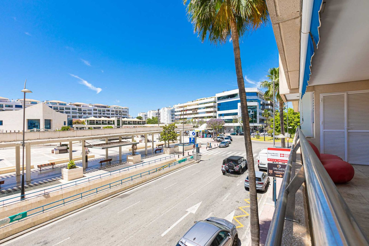 Se vende Apartamento Planta Media de 2 dormitorios en Costa Del Sol, Málaga, España