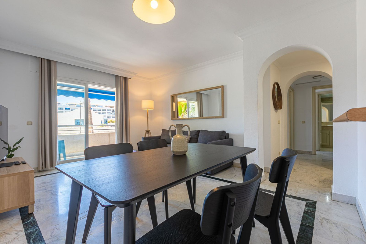 Se vende Apartamento Planta Media de 2 dormitorios en Costa Del Sol, Málaga, España