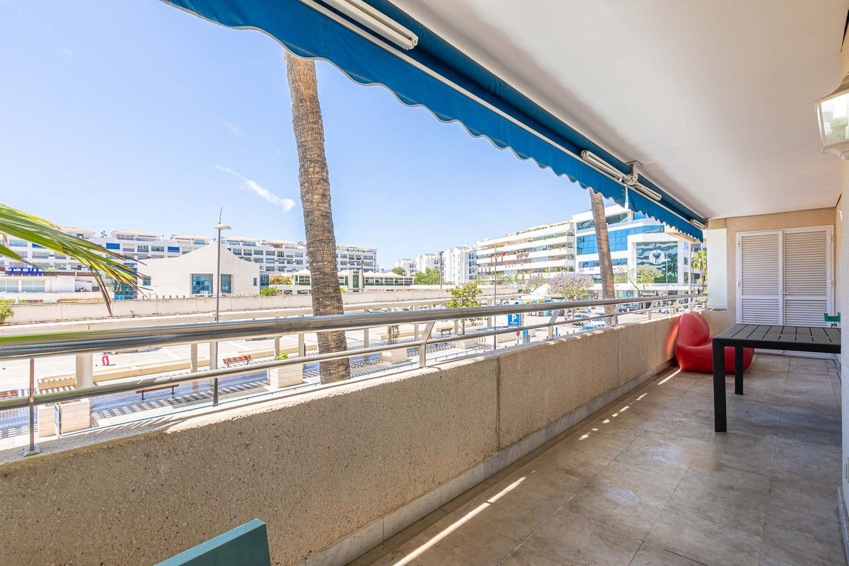 Se vende Apartamento Planta Media de 2 dormitorios en Costa Del Sol, Málaga, España
