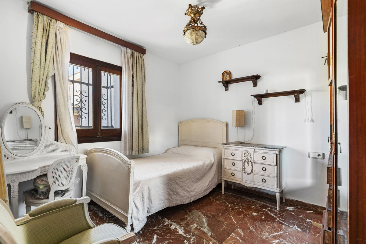 8 Bed Townhouse for sale in El Candado Málaga Ciudad, Málaga, Spain