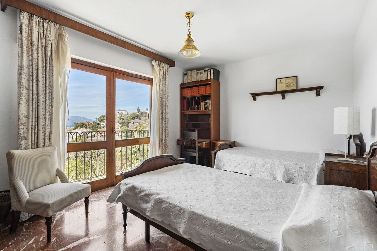 8 Bed Townhouse for sale in El Candado Málaga Ciudad, Málaga, Spain