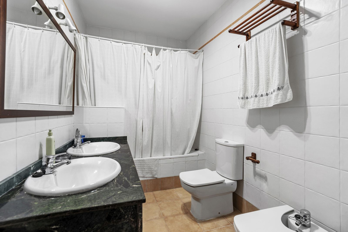 8 Bed Townhouse for sale in El Candado Málaga Ciudad, Málaga, Spain