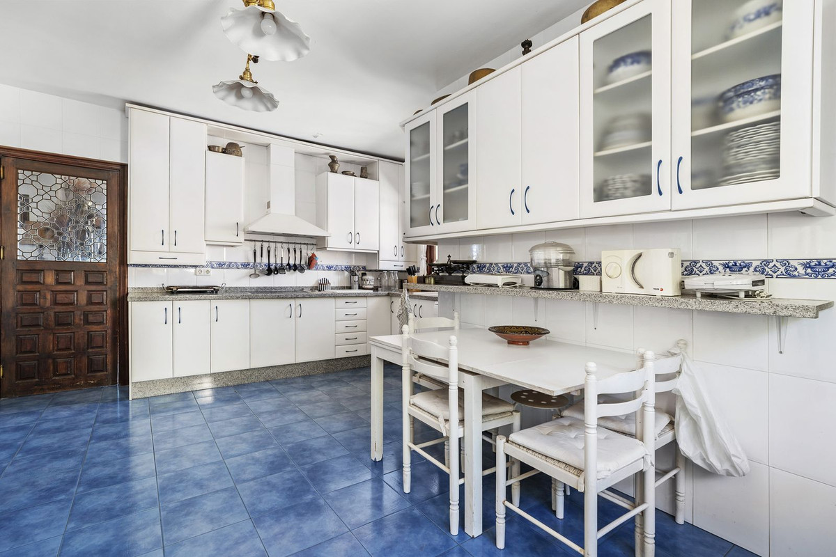 8 Bed Townhouse for sale in El Candado Málaga Ciudad, Málaga, Spain