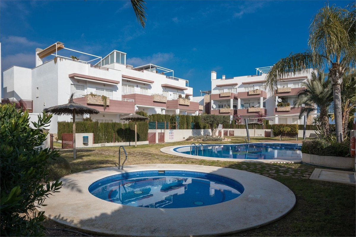 2 Bed Apartment for sale in La Ciñuelica Costa Blanca, Alicante, Spain