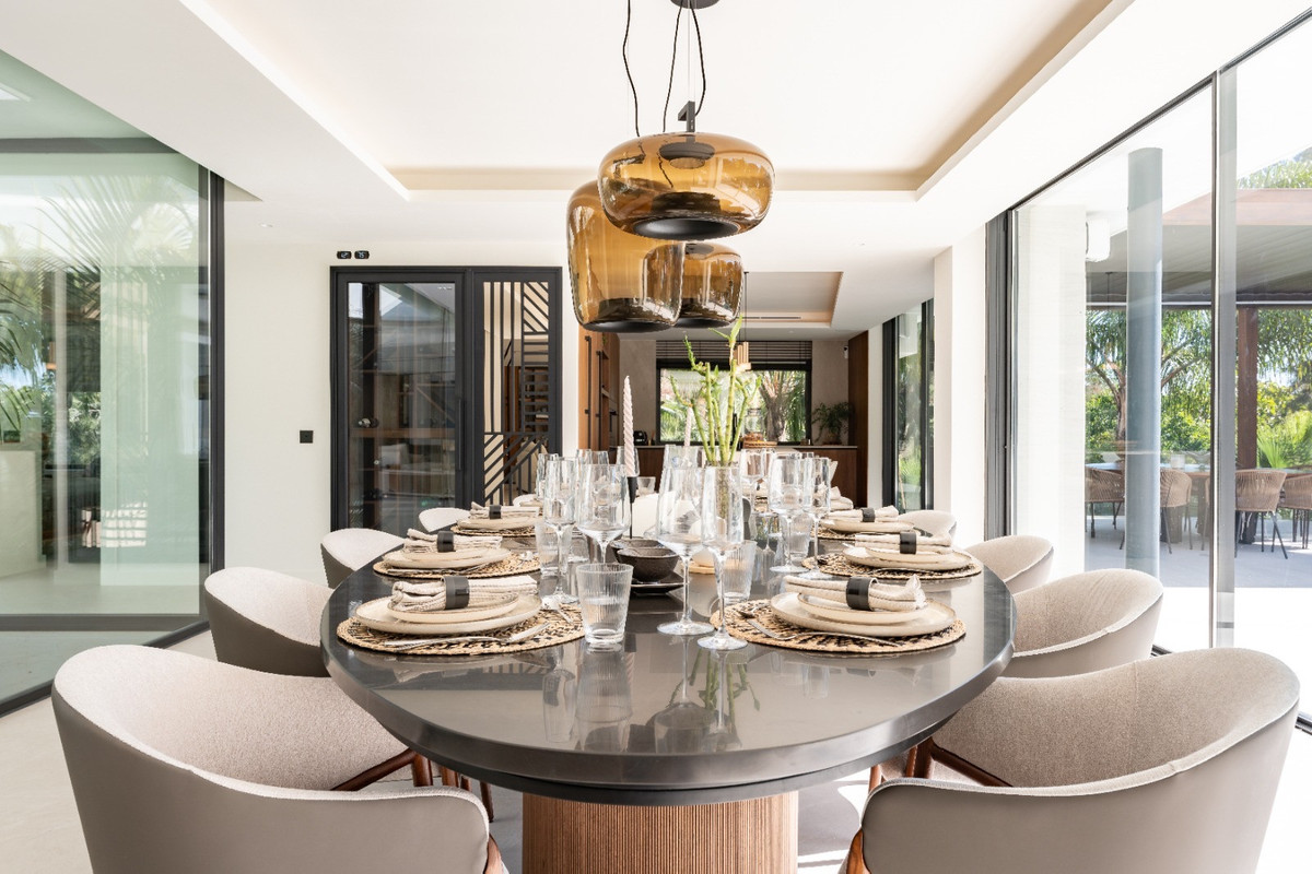 Se vende Villa - Chalet de 5 dormitorios en Costa Del Sol, Málaga, España