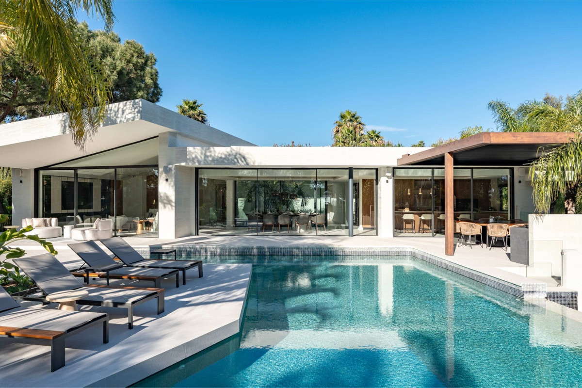 Se vende Villa - Chalet de 5 dormitorios en Costa Del Sol, Málaga, España