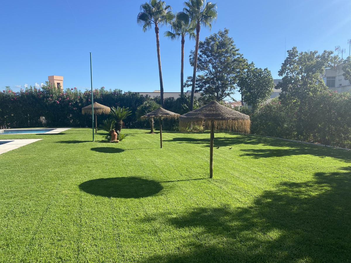 3 Bed Apartment for sale in Estepona Costa Del Sol, Málaga, Spain