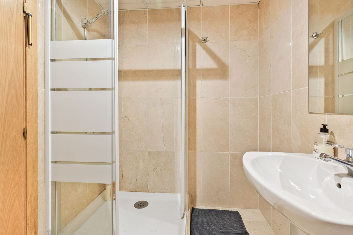 3 Bed Apartment for sale in Estepona Costa Del Sol, Málaga, Spain