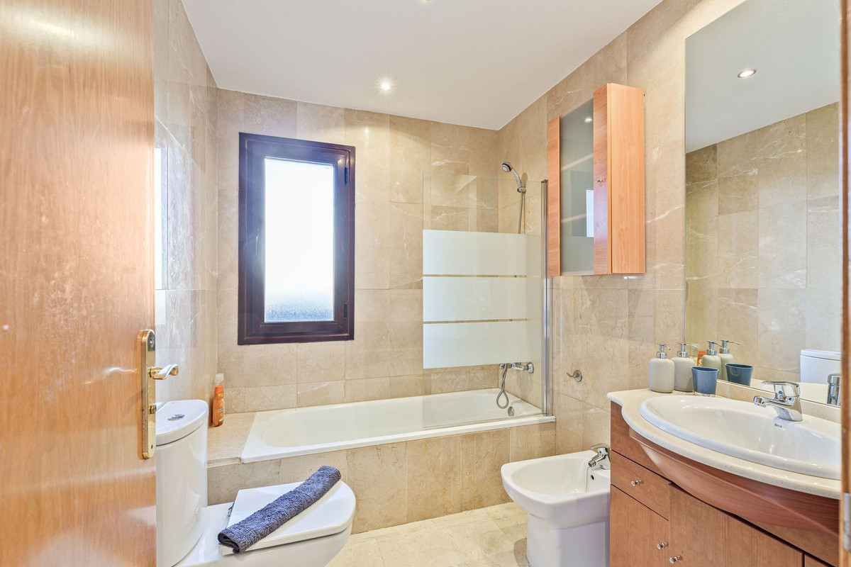3 Bed Apartment for sale in Estepona Costa Del Sol, Málaga, Spain