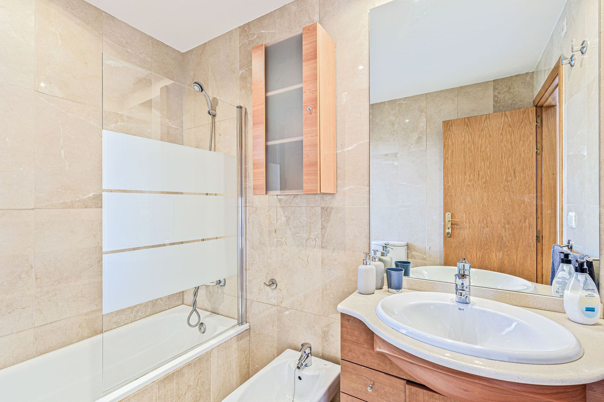 3 Bed Apartment for sale in Estepona Costa Del Sol, Málaga, Spain