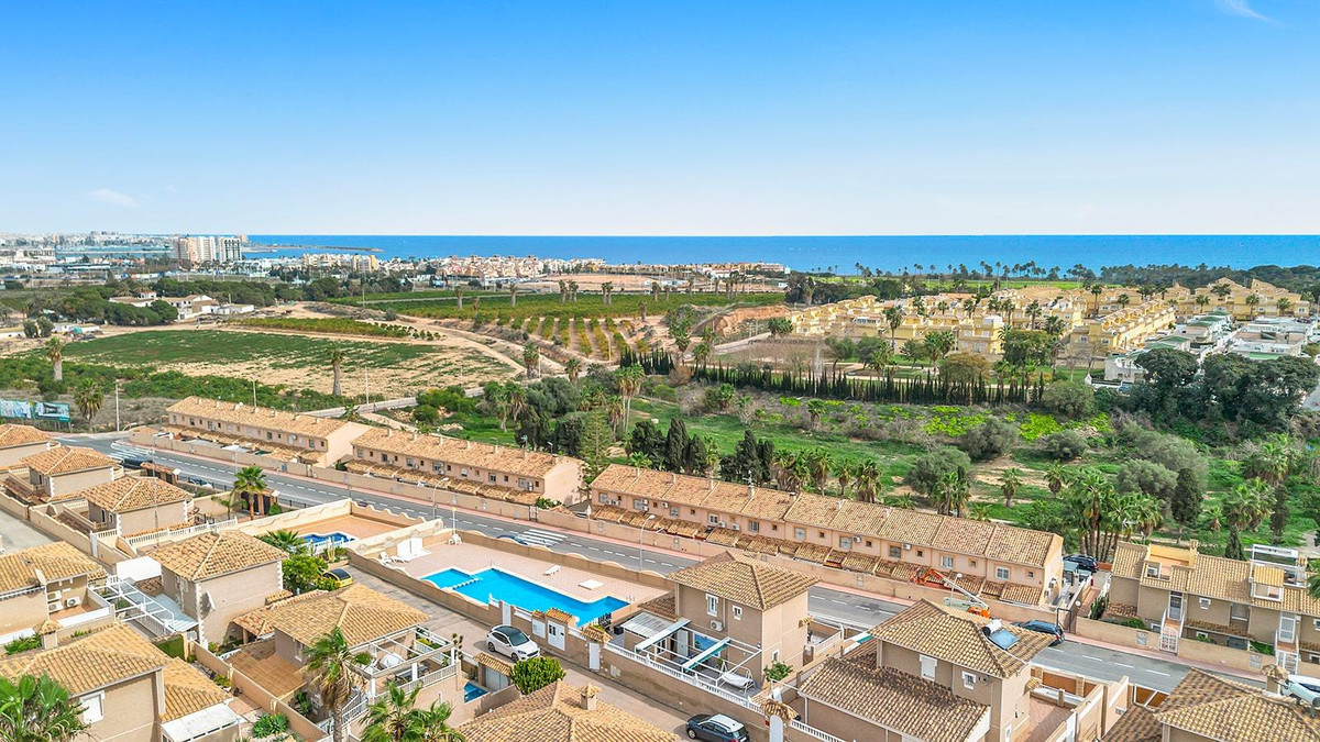 5 Bed Townhouse for sale in Torrevieja Costa Blanca, Alicante, Spain