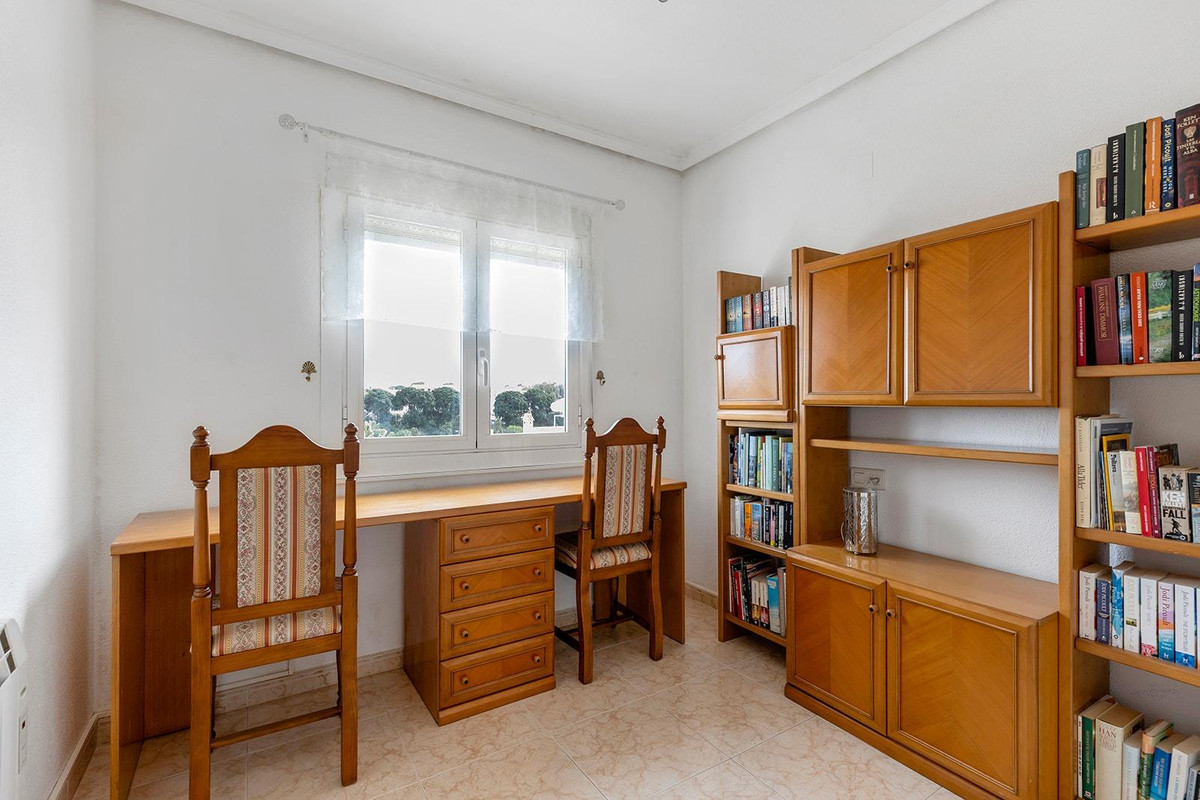 5 Bed Townhouse for sale in Torrevieja Costa Blanca, Alicante, Spain