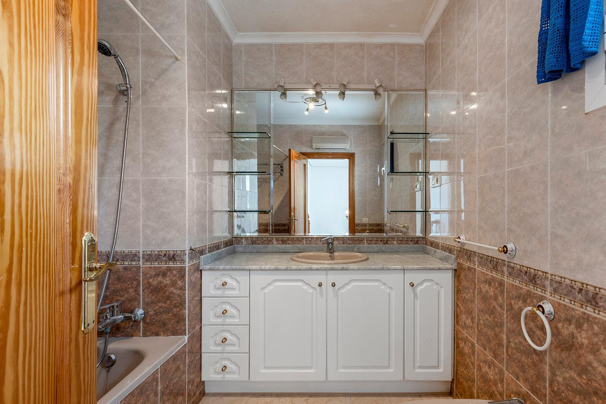 5 Bed Townhouse for sale in Torrevieja Costa Blanca, Alicante, Spain