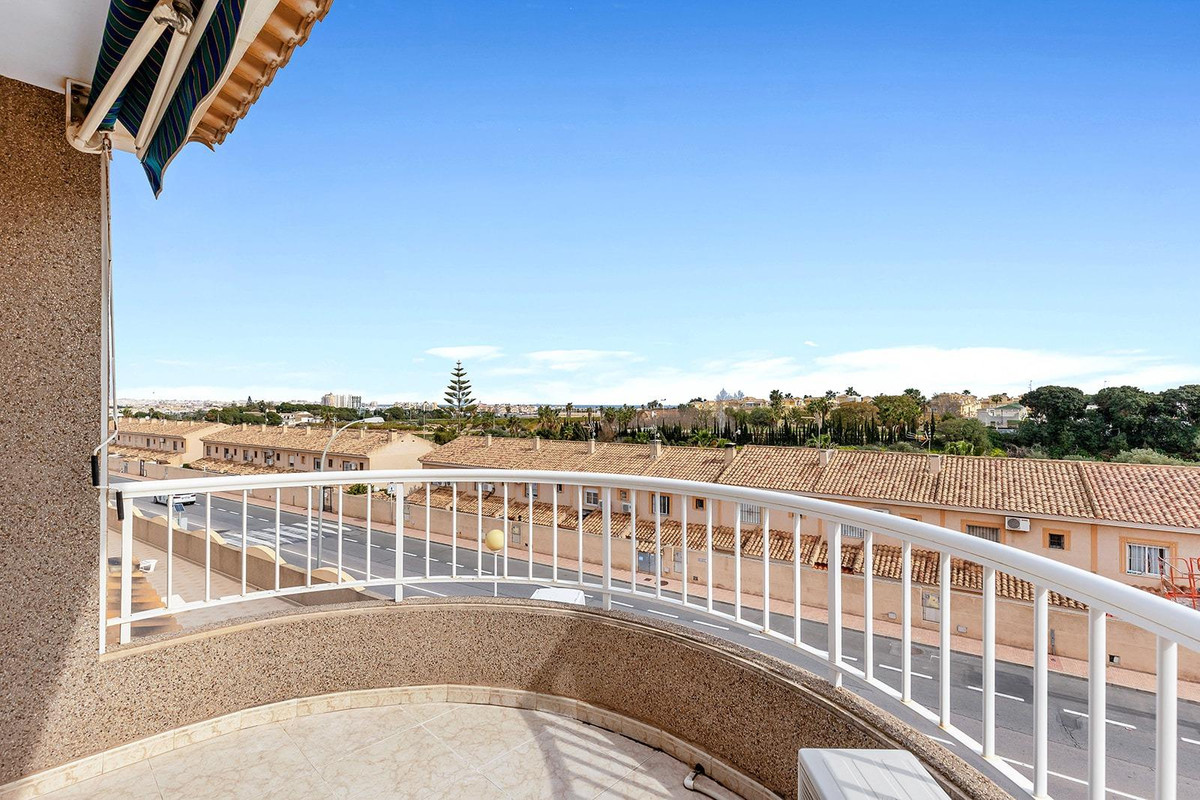 5 Bed Townhouse for sale in Torrevieja Costa Blanca, Alicante, Spain