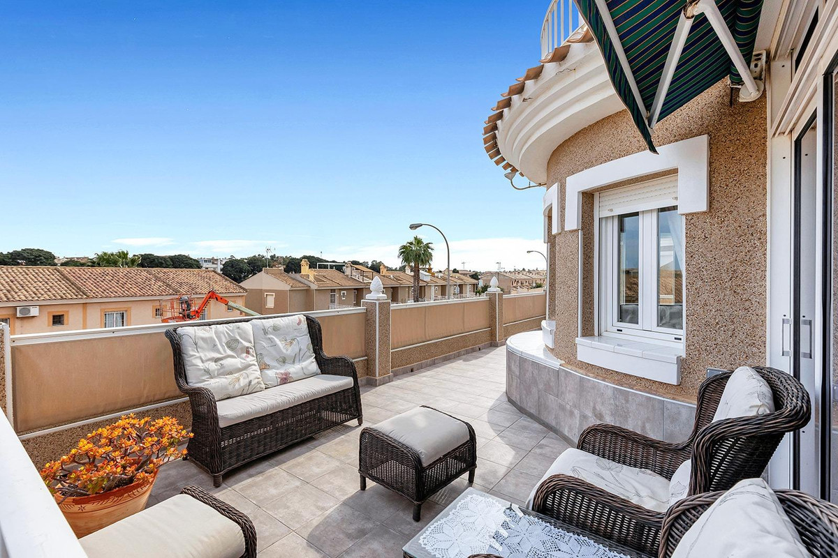 5 Bed Townhouse for sale in Torrevieja Costa Blanca, Alicante, Spain