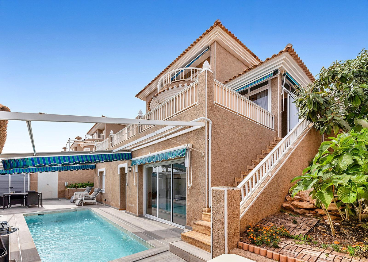 5 Bed Townhouse for sale in Torrevieja Costa Blanca, Alicante, Spain