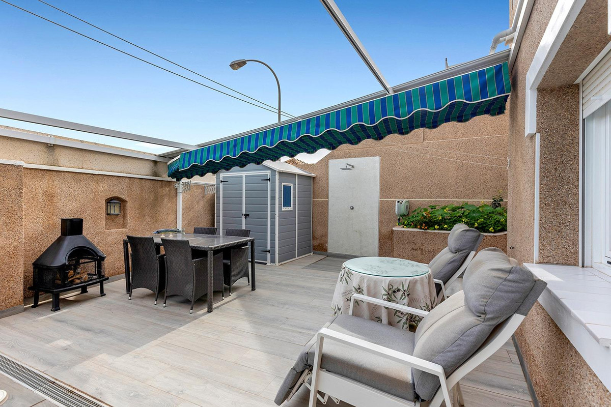 5 Bed Townhouse for sale in Torrevieja Costa Blanca, Alicante, Spain