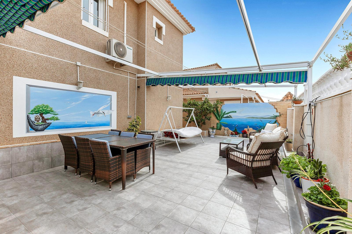 5 Bed Townhouse for sale in Torrevieja Costa Blanca, Alicante, Spain