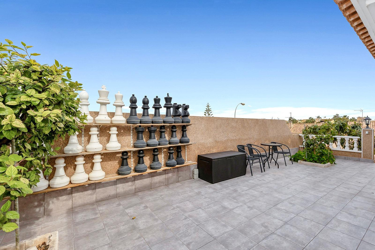 5 Bed Townhouse for sale in Torrevieja Costa Blanca, Alicante, Spain