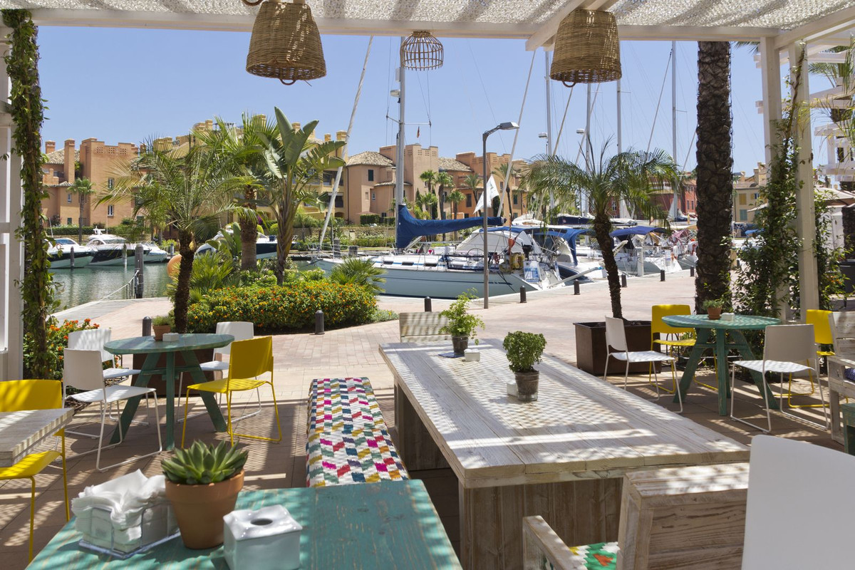 Se vende Local comercial  en Costa Del Sol, Cadiz, España