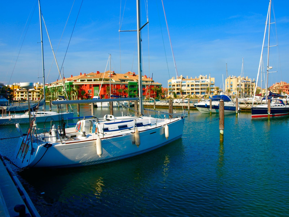 Se vende Local comercial  en Costa Del Sol, Cadiz, España