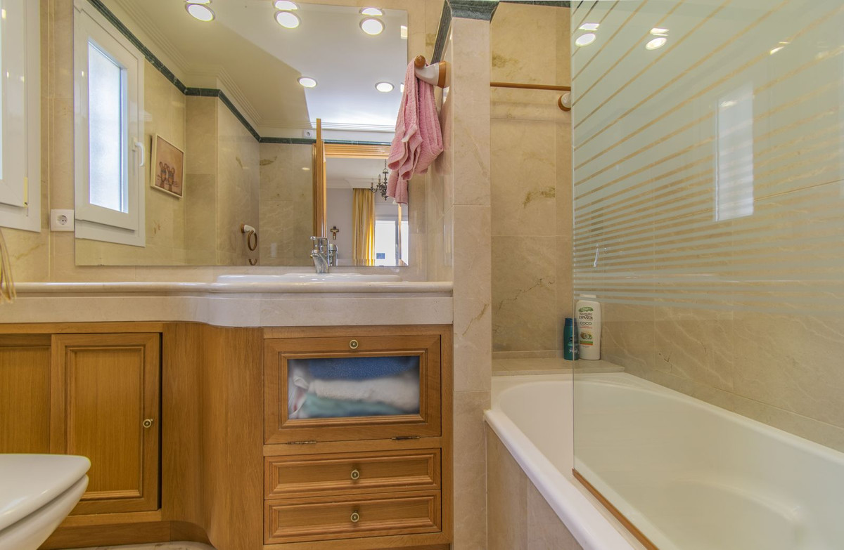 Se vende Pareada de 3 dormitorios en Costa Del Sol, Málaga, España