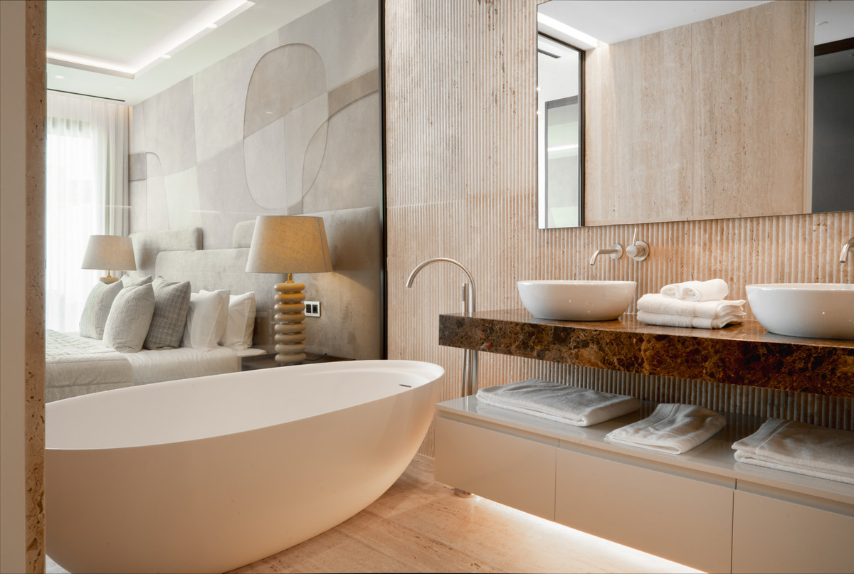 Se vende Apartamento Planta Baja de 4 dormitorios en Costa Del Sol, Málaga, España