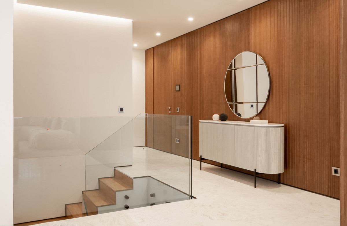 4 Bed Apartment for sale in The Golden Mile Costa Del Sol, Málaga, Spain