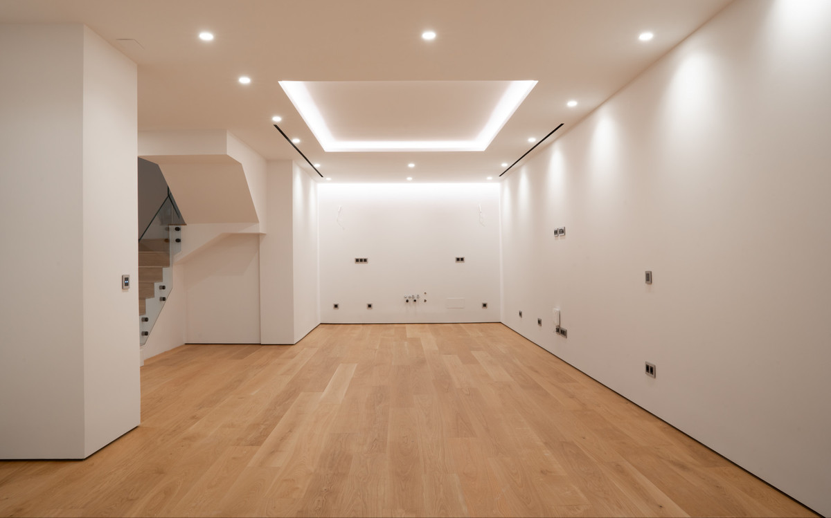 4 Bed Apartment for sale in The Golden Mile Costa Del Sol, Málaga, Spain