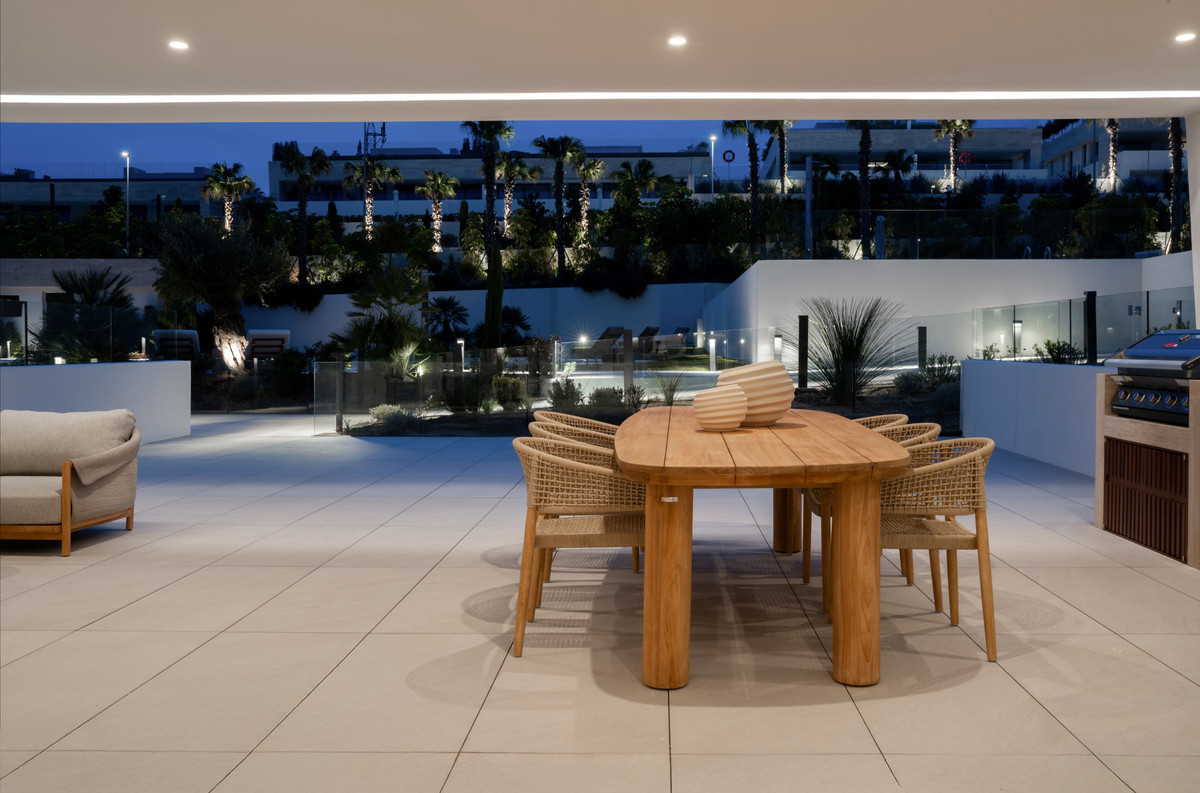 4 Bed Apartment for sale in The Golden Mile Costa Del Sol, Málaga, Spain