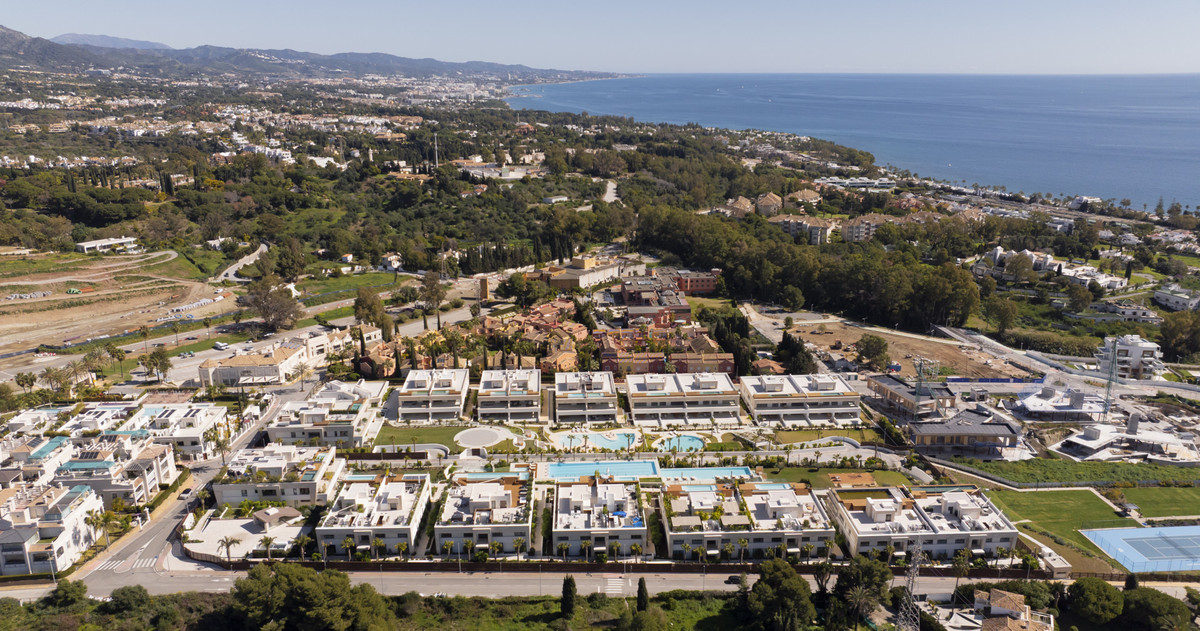 4 Bed Apartment for sale in The Golden Mile Costa Del Sol, Málaga, Spain
