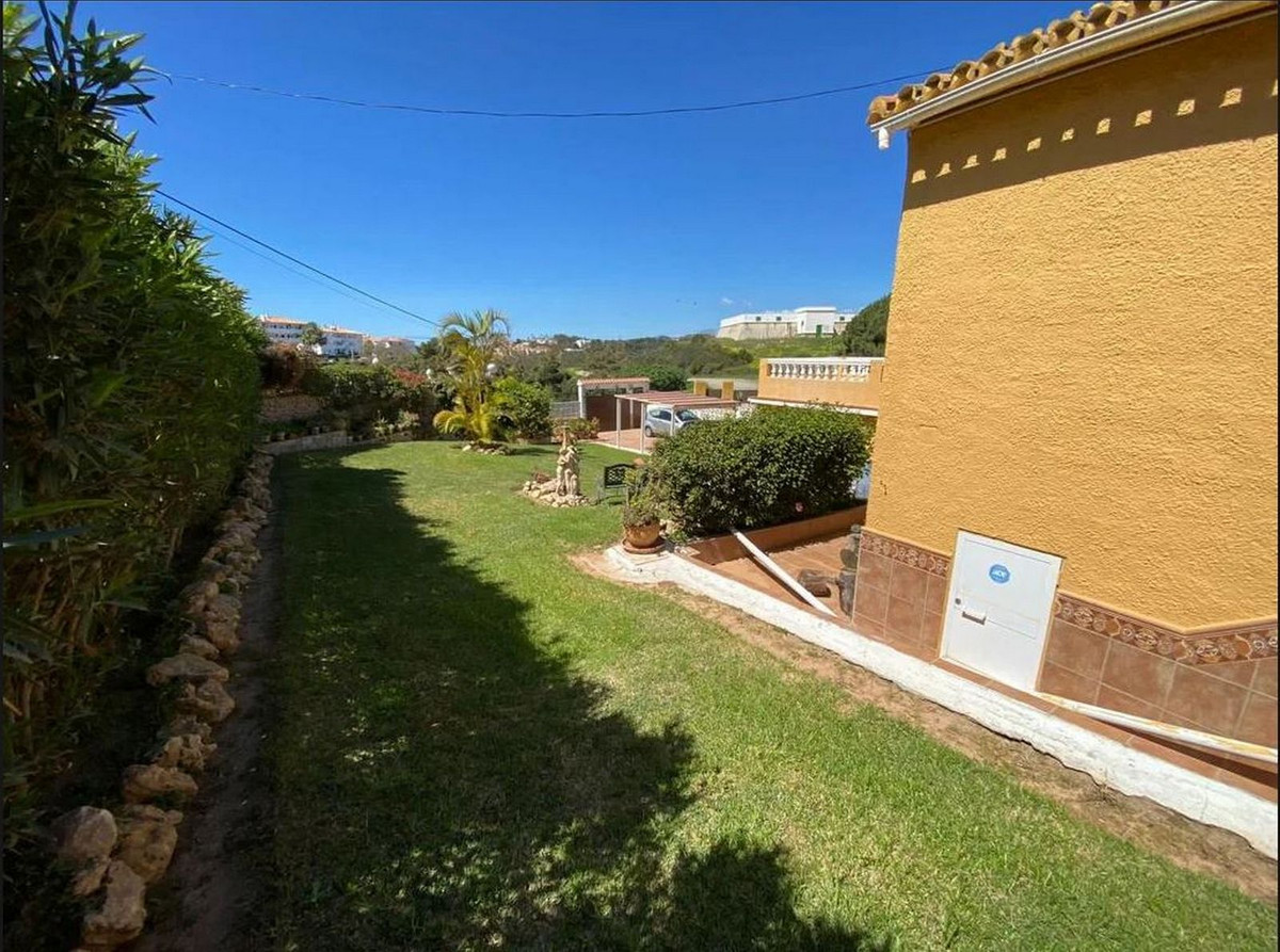 3 Bed Townhouse for sale in El Faro Costa Del Sol, Málaga, Spain