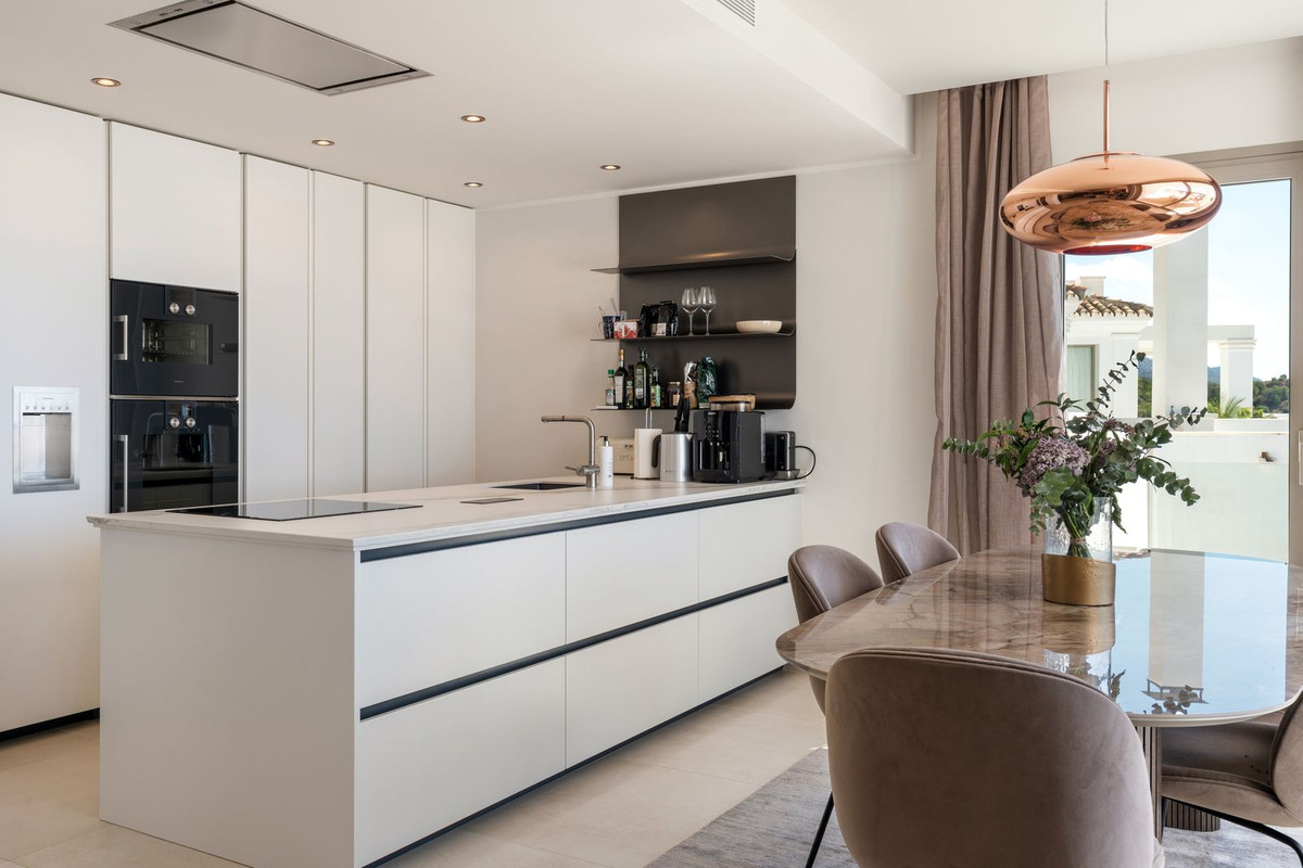 2 Bed Apartment for sale in Nueva Andalucía Costa Del Sol, Málaga, Spain