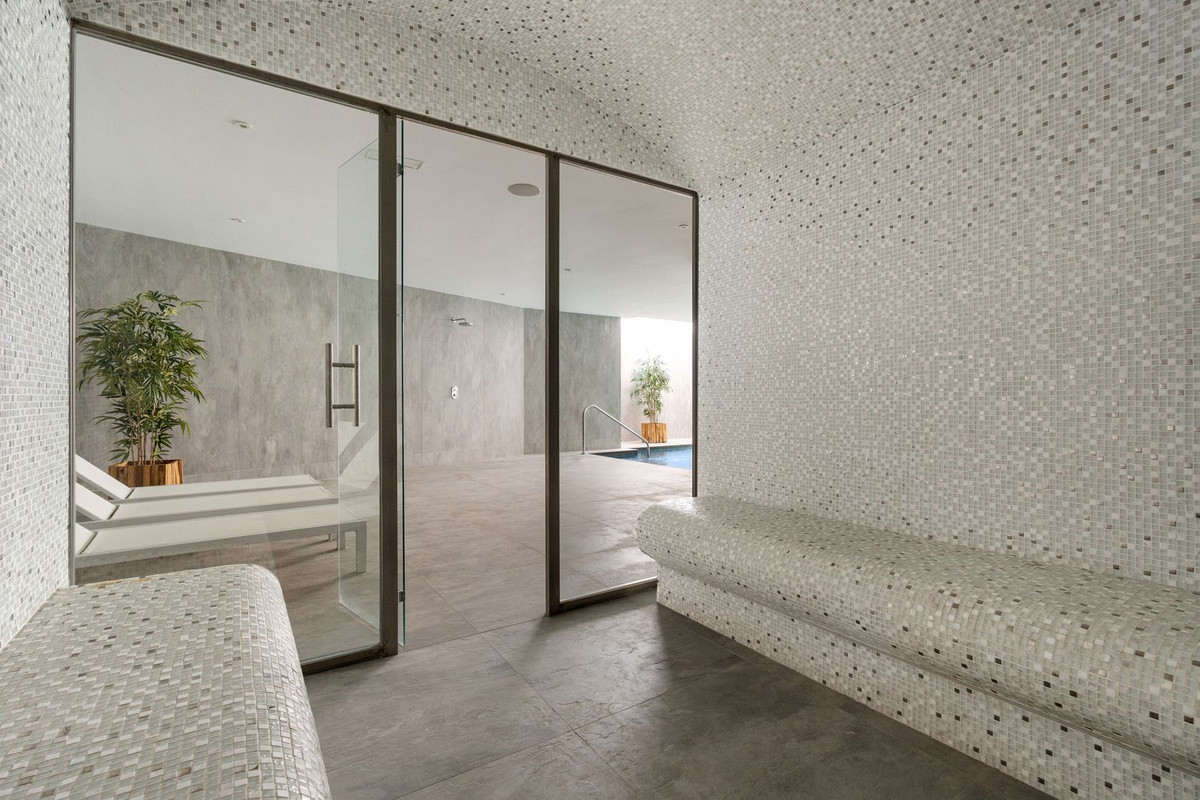 2 Bed Apartment for sale in Nueva Andalucía Costa Del Sol, Málaga, Spain